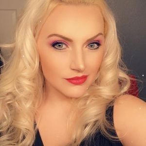 Meet your Posher, Whitney